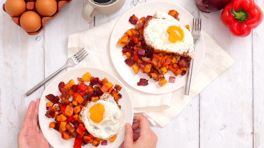 Turkey bacon and egg breakfast hash for a healthy breakfast idea 