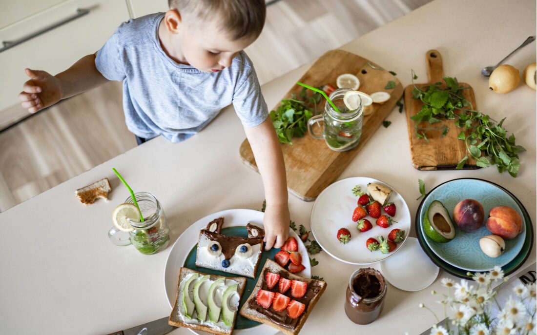 Fun Food: {Fun and Healthy} Snacks for Kids Kids Activities Blog